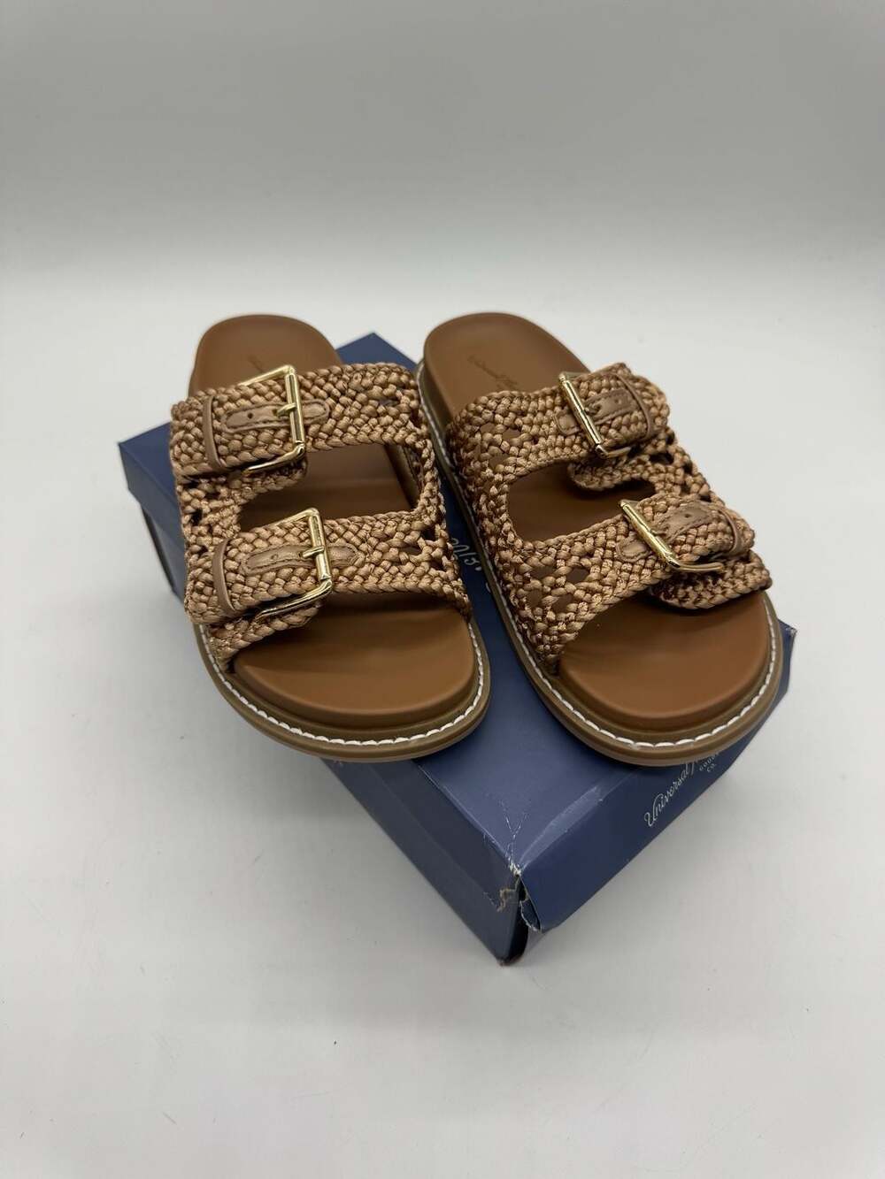 Universal Thread Kylie Sandals Size 7.5 Tan